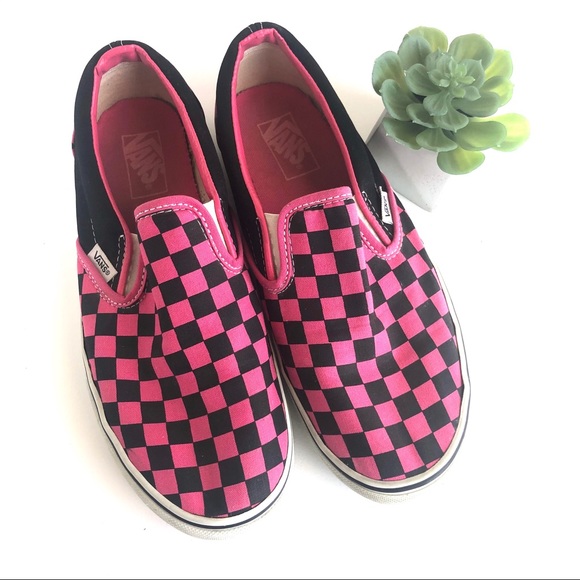 black pink checkered vans